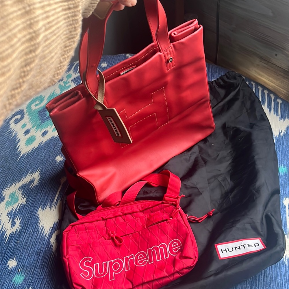 2 for 1 — Supreme Beltbag & Hunter Tote